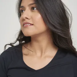 Camiseta Dama ML Cuello V Negra