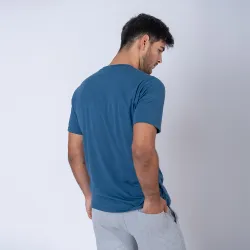 Camiseta pocket azul piedra